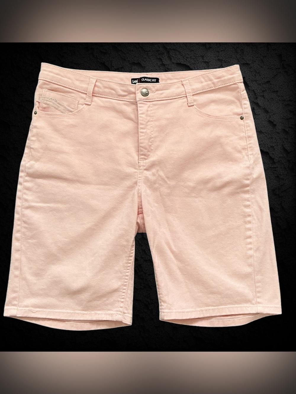 Lee Classic Fit Women’s Pink Denim Bermuda Shorts Rhinestone Back EUC